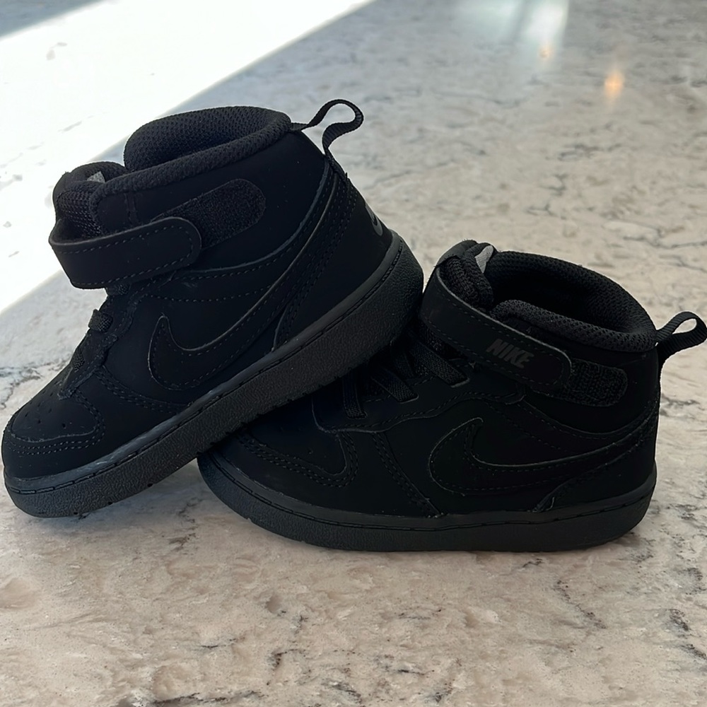 Kids Nike Court Borough High - Size 8C